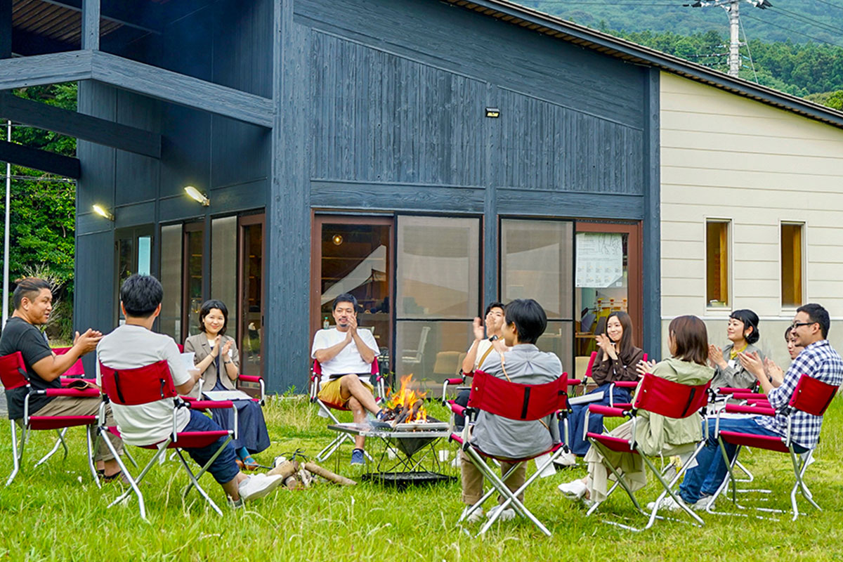 芝生エリアでのワークショップ