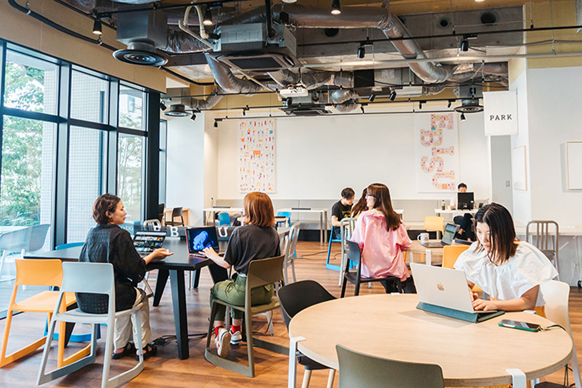 利用者同士の交流が生まれるワークスペース